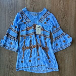 Romantic girl's tunic